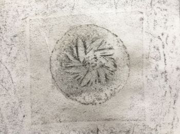 24.04.2020 Verschiedene Oberflächen - various surfaces - surfaces différentes - różne powierzchnie Matthias Harnisch * Frottage du jour
